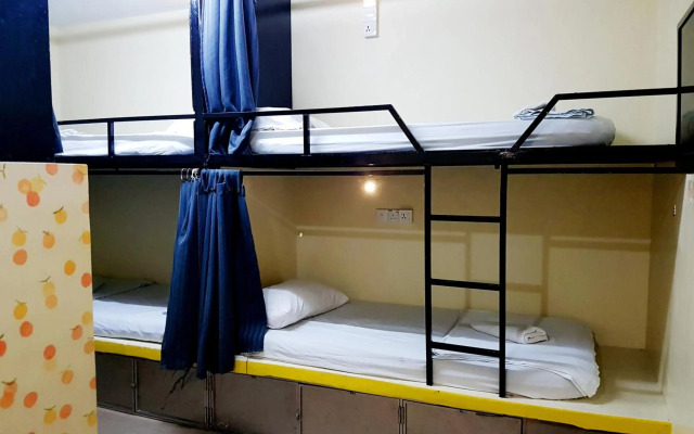 Abby Hotel By The River Town