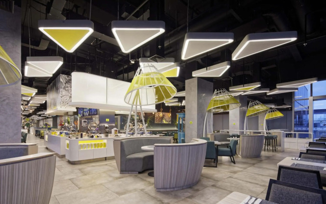 YELLO Hotel Harmoni Jakarta