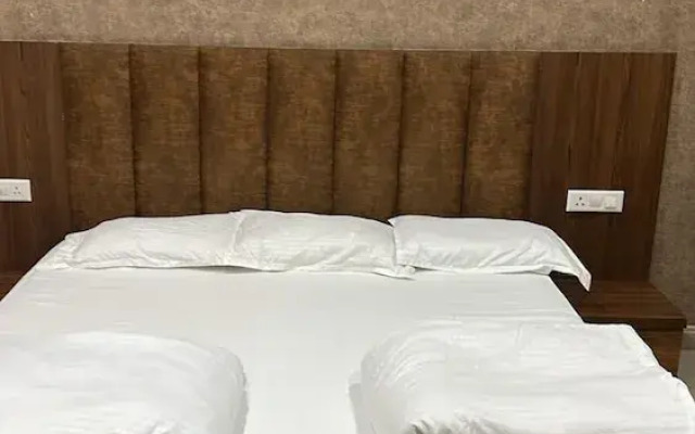 The Divine Cloud Inn