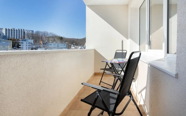 Warszawska Apartment Gdynia by Renters