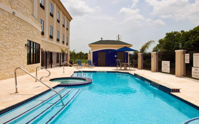 Holiday Inn Express Hotel & Suites Houston-Alvin by IHG