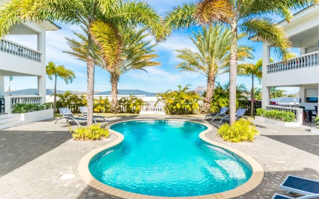 '"Palm Breeze" Luxury Smack in Jan Thiel Region!