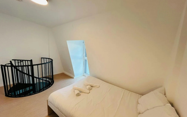 We Live In R - Duplex 502