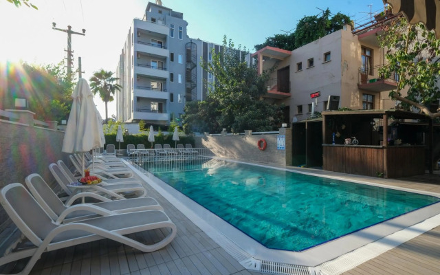 Kandelor Hotel