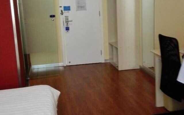 Mercure Qingdao Downtown