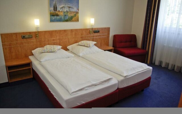 Airport BusinessHotel Koln