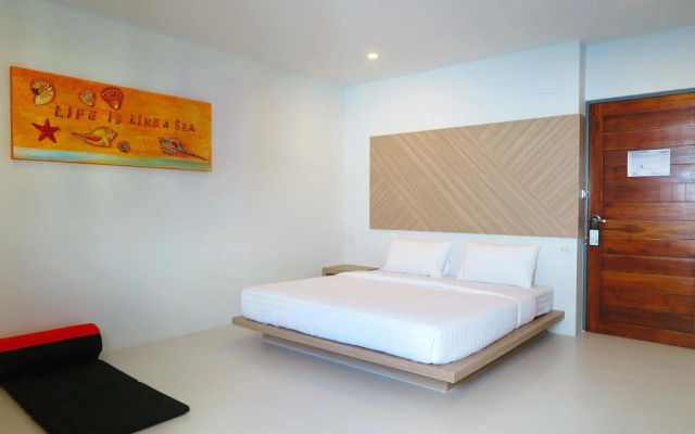 Phuket Marine Poshtel (SHA Plus+)