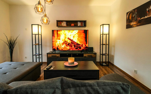 Moderne FeWo SKY Netflix Terrasse Burgblick Boxspringbett Waschtrockner