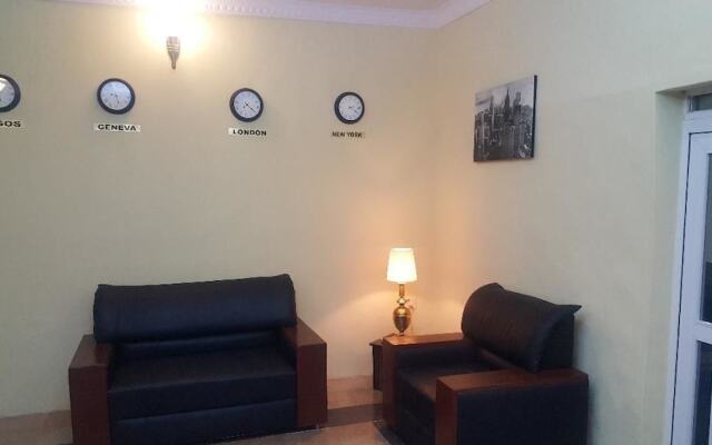 Palais Royale Hotel & Suites