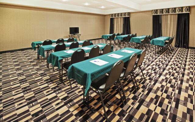 Holiday Inn Express Hotel & Suites JACKSONVILLE by IHG