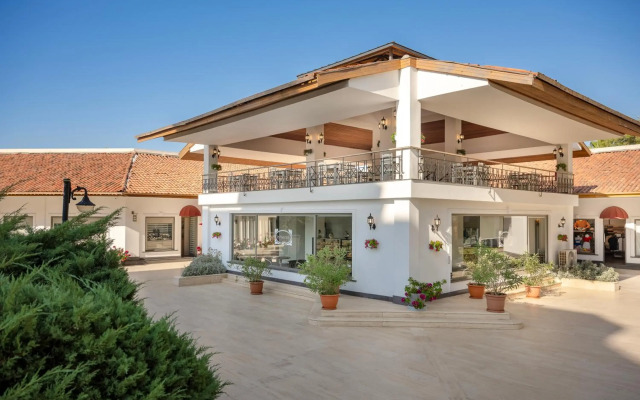 Adora Hotel & Resort