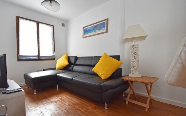 Quaint Holiday Home in Languedoc-roussillon With Garden