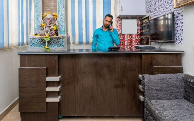 OYO 36211 Hotel Padma Palace