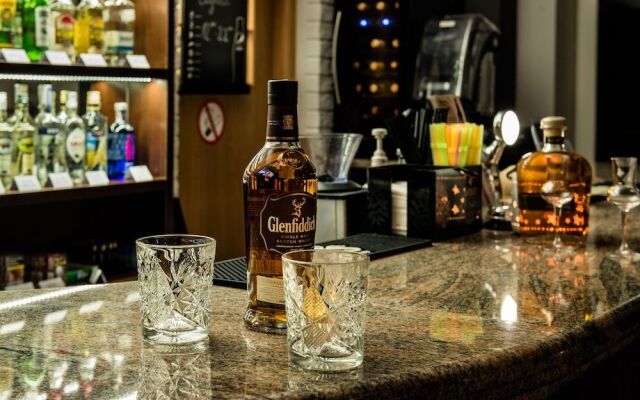 Tailor Hotel Sport & Conference