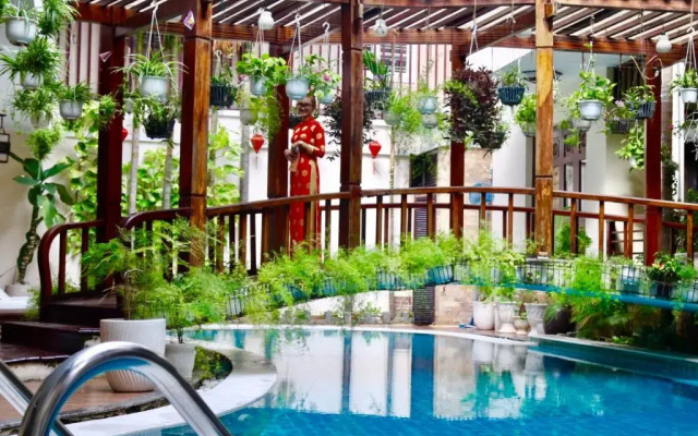 Long Life Riverside Hotel & Spa