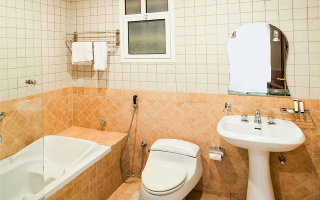 Capital O 162 Brzeen Hotel