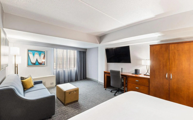 Courtyard by Marriott Boston Waltham