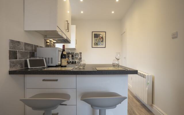 Top of the Bank Apartment