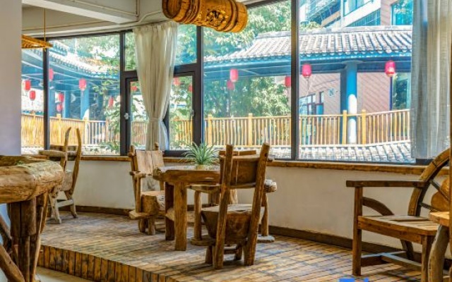 Poya Hotel – Balcony – Funing