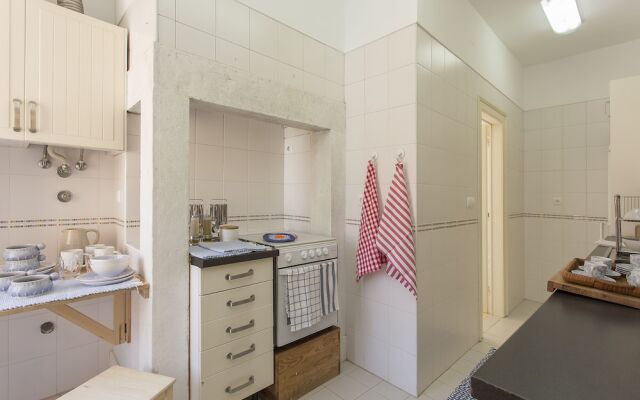 Spacious Alfama Duplex, By TimeCooler