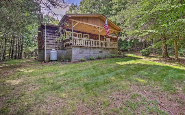 Peaceful Roaring Gap Retreat w/ Fire Pit & Patio!