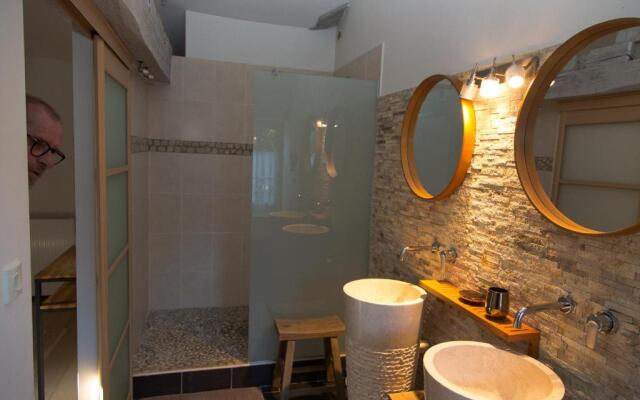 La Caverie De Peyroux A Orthevielle (40300)