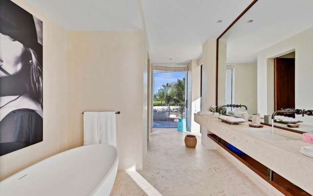 Magnificent 5BR Modern Tropical Villa With Pool
