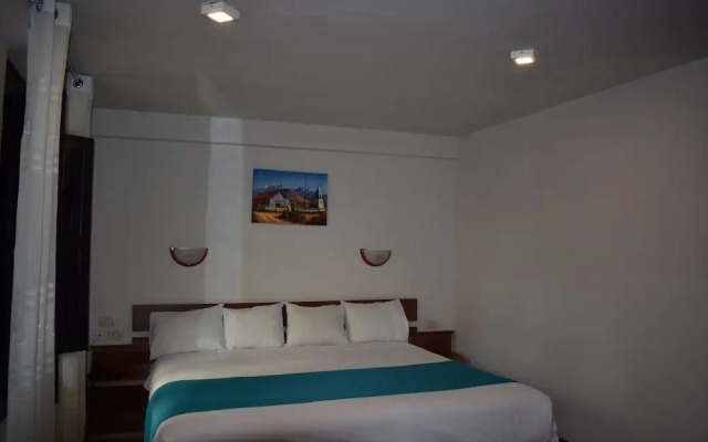 Colonial Plaza Hotel
