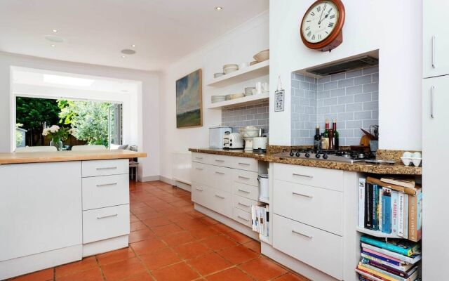 Veeve - Fulham Garden