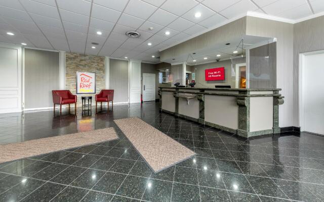 Red Roof Inn PLUS+ Newark Liberty Airport - Carteret