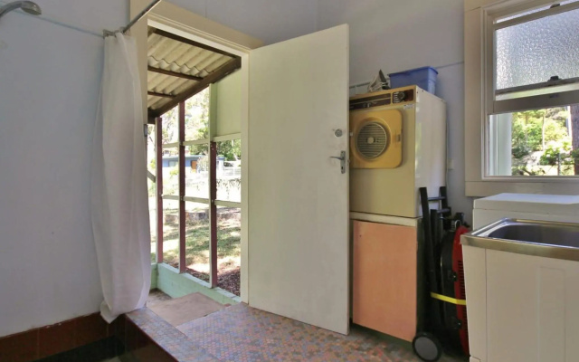 Rose Cottage at Hyams 4pm Check Out Sundays – Guest Rooms – Hyams Beach