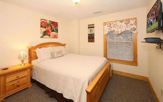 Ivy Falls 9 - Five Bedroom Chalet