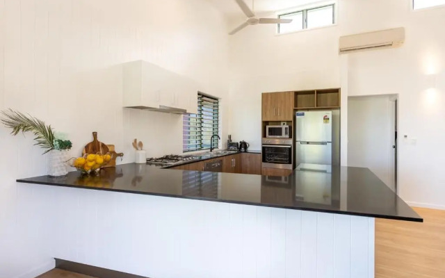 Shorelines 2 on Hamilton Island by HamoRent