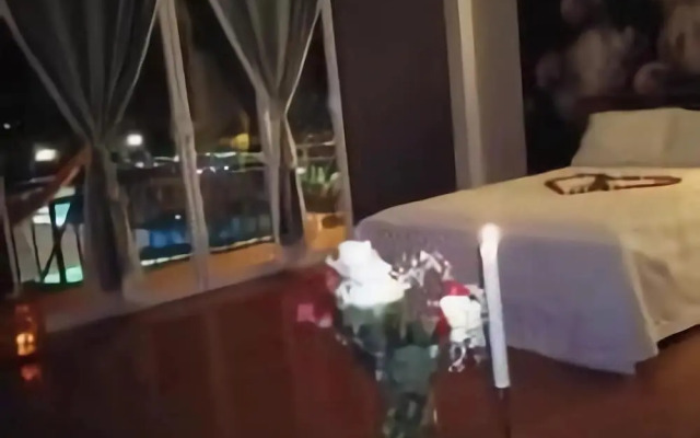 Zoila's Suite Escape
