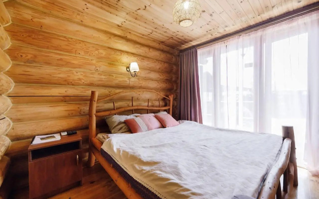 Сосновый двор