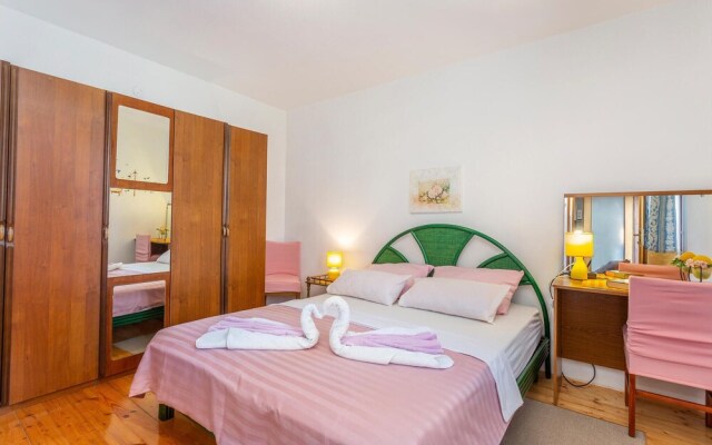 Amazing Home in Silo With Wifi and 1 Bedrooms