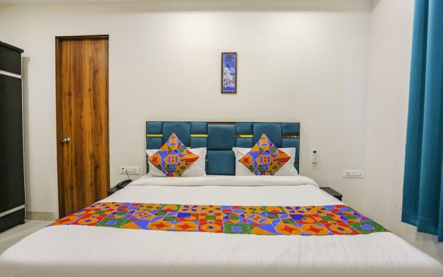 Fabhotel Shiv Rachna