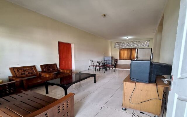 OYO 93280 Villa Efita