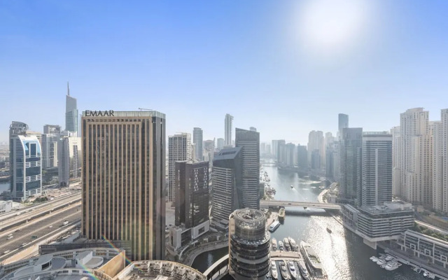 Elegant 1 Bedroom Overlooking Dubai Marina Canal