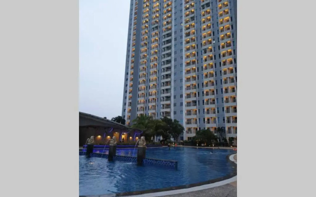 Comfy 2BR Apartment at Pakuwon Mall With Wifi