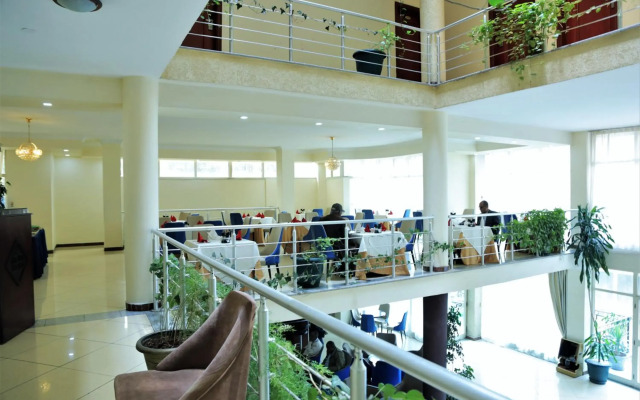 Blue Birds International Hotel