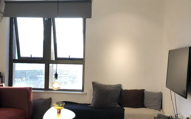 Henry's Apartment- Executive 717