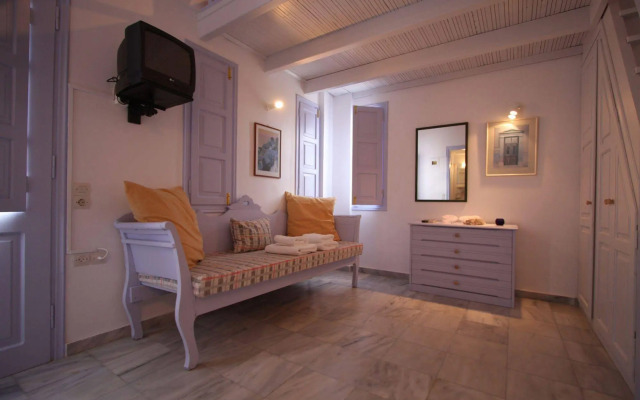 Pelagos Hotel-Oia