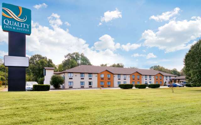 Quality Inn & Suites Metropolis I-24