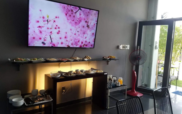 Oasis Hotel & Apartment