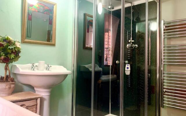 Stunning 18th Century 5 Bed House Old-Town Hastings