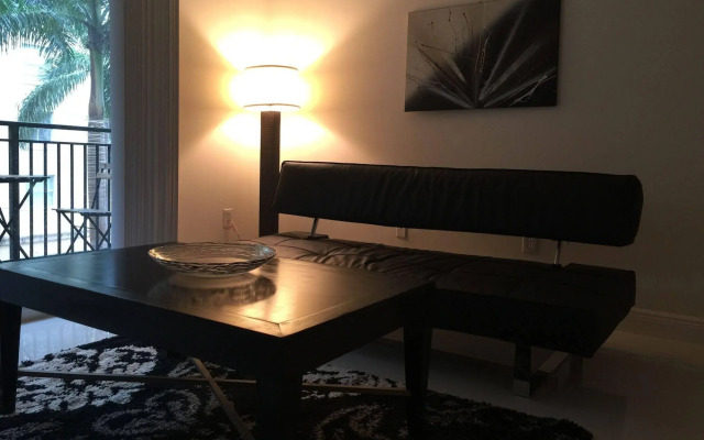 Luxury Suite in Coral Gables by LYX Miami Suites