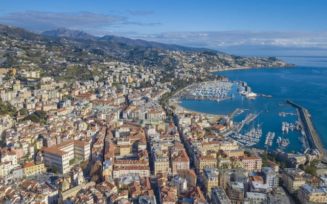 Sanremo Penthouse Market 700m From Sea