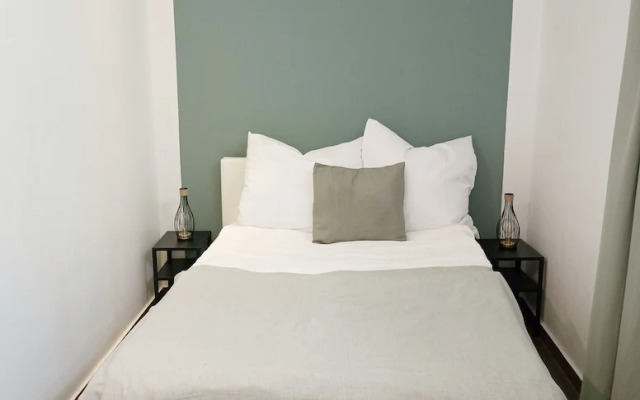 Spacious 3-bedroom Apartment in City Centre