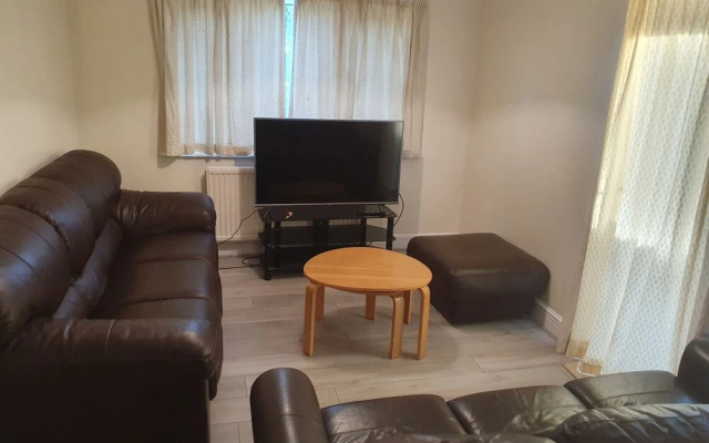 Elegant 3 Bed house walk Wembley stadium